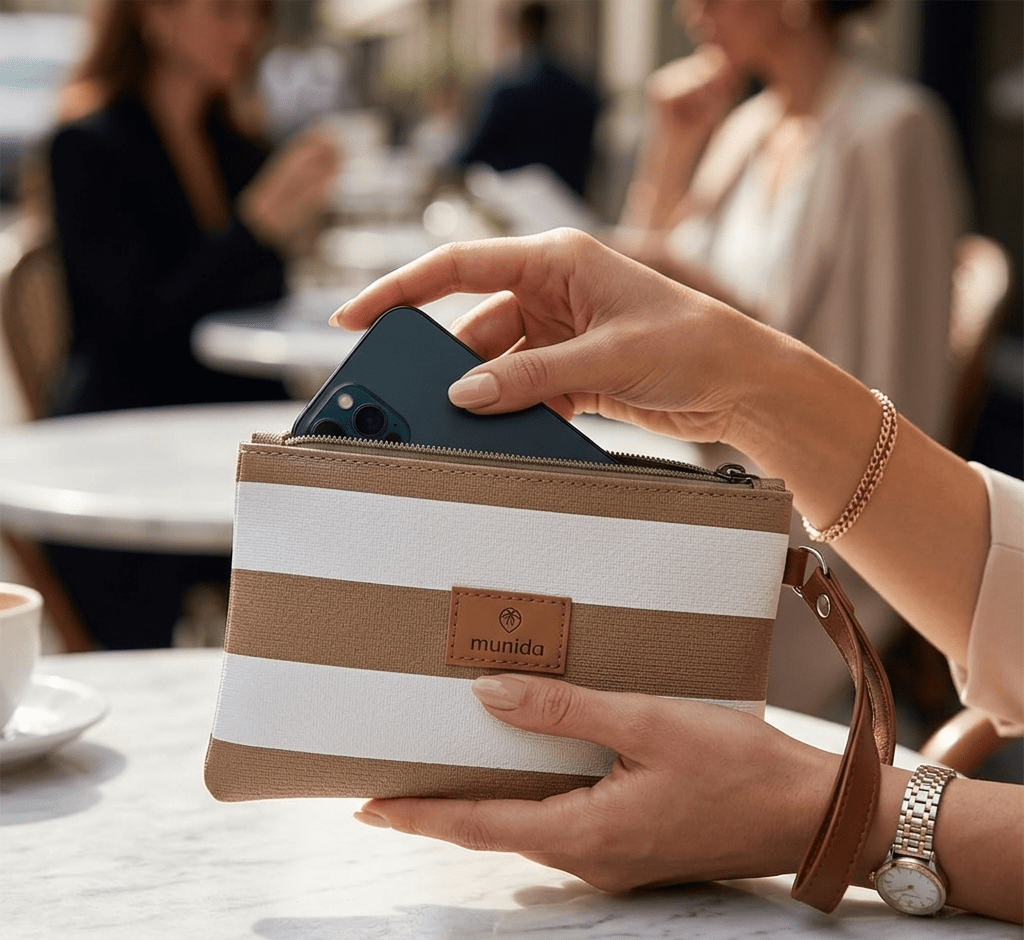 Carteirinha de Mão Listra Nude